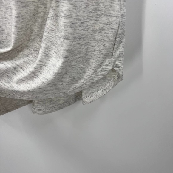 Maurices Market Fresh Flowers Heathered Gray Loose Fit Short Sleeve T Large NWT - Picture 3 of 7